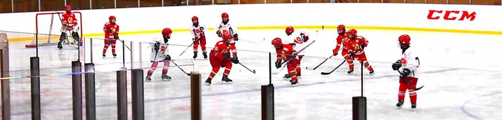 Skridskoåkning under match hockeyövningar skridskoteknik övningar